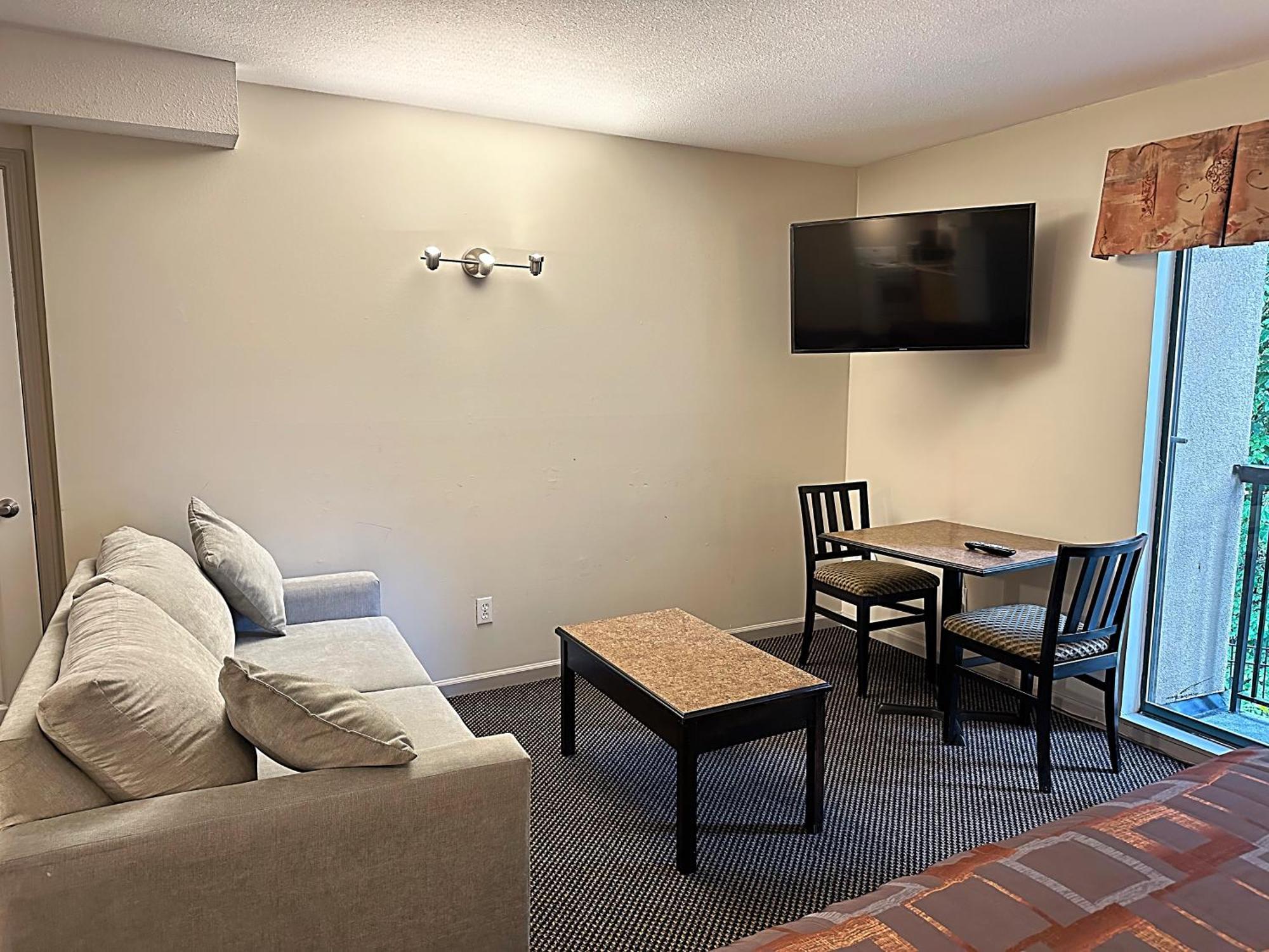 Canadian Inn Surrey Ngoại thất bức ảnh