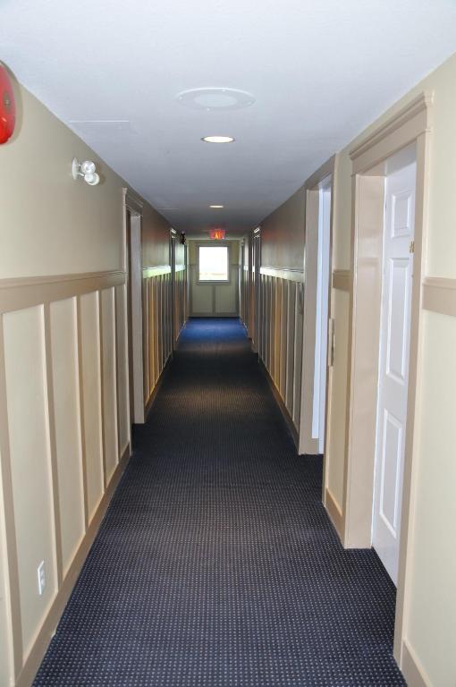Canadian Inn Surrey Ngoại thất bức ảnh