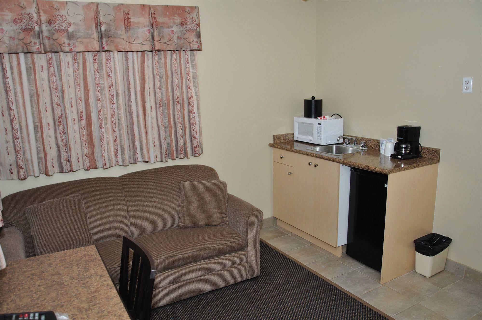 Canadian Inn Surrey Ngoại thất bức ảnh